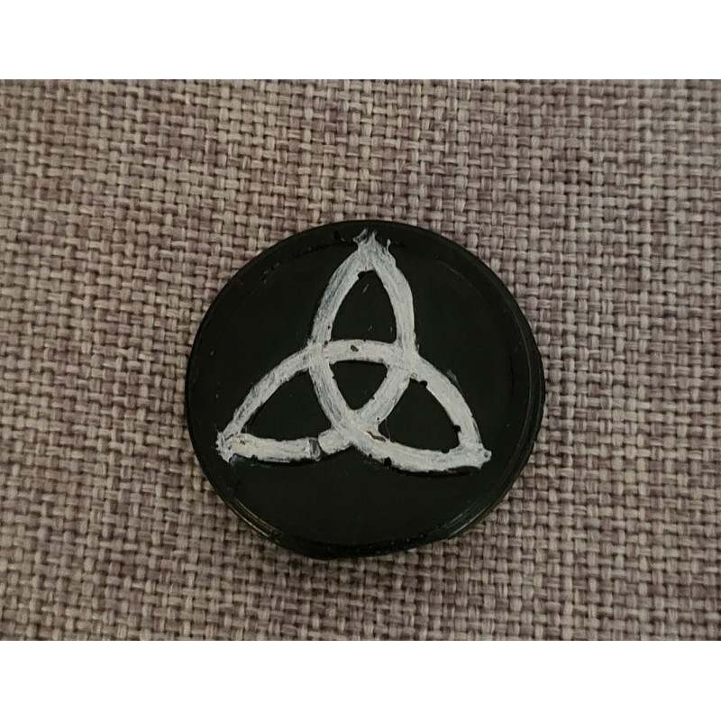magnet triquetra