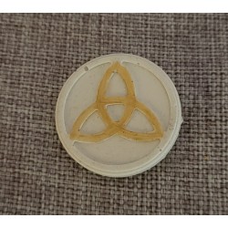 magnet triquetra